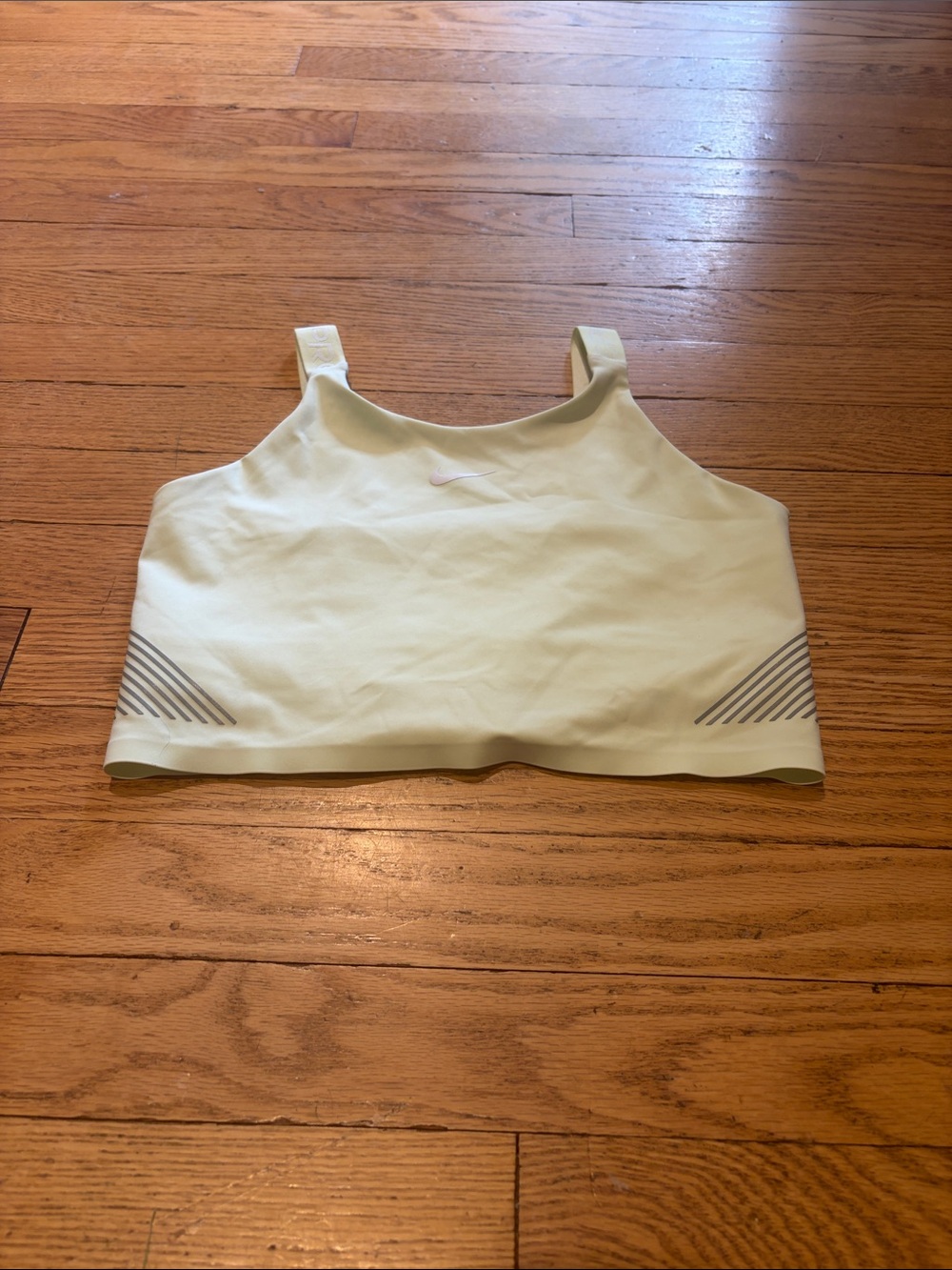 XS Nike Pro Pale Green Crop Top with Built In Bra